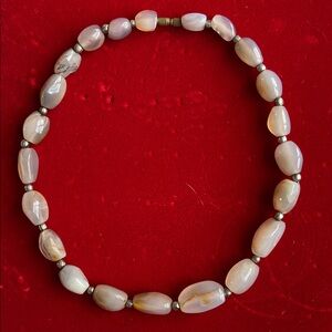 Elegant Beaded Necklace in Gray and Gold